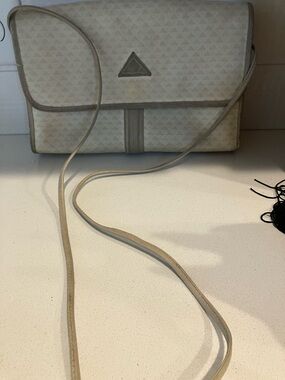 Liz Claiborne Cream Crossbody Bag with Triangle Accent